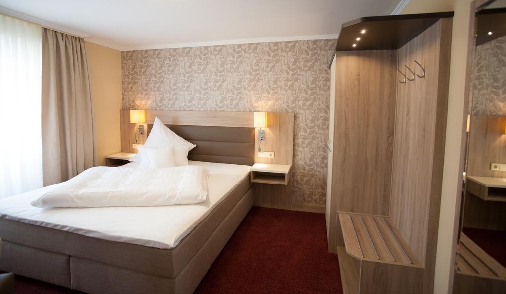 Hotel Restaurant Zur Post Lohfelden Room photo